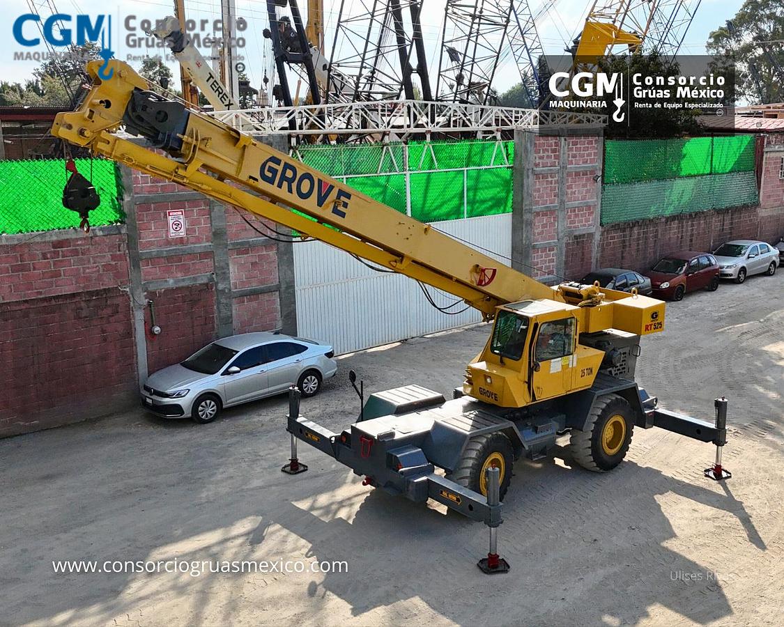 Usado Grove RT 525