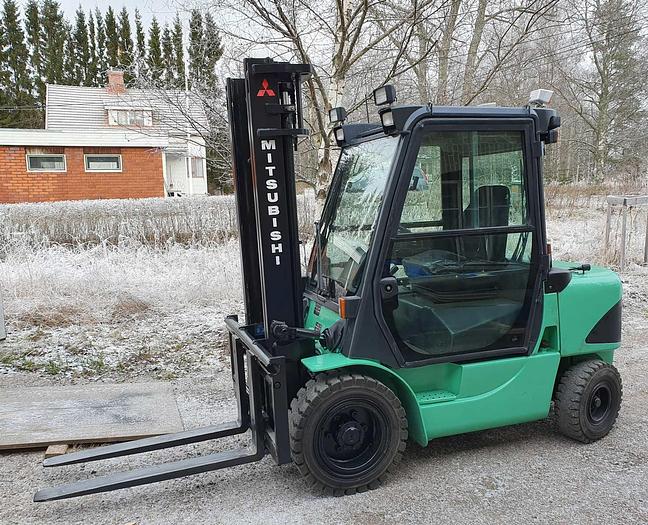 Used 2000 Mitsubishi  Diesel Forklift Mitsubishi FD30K