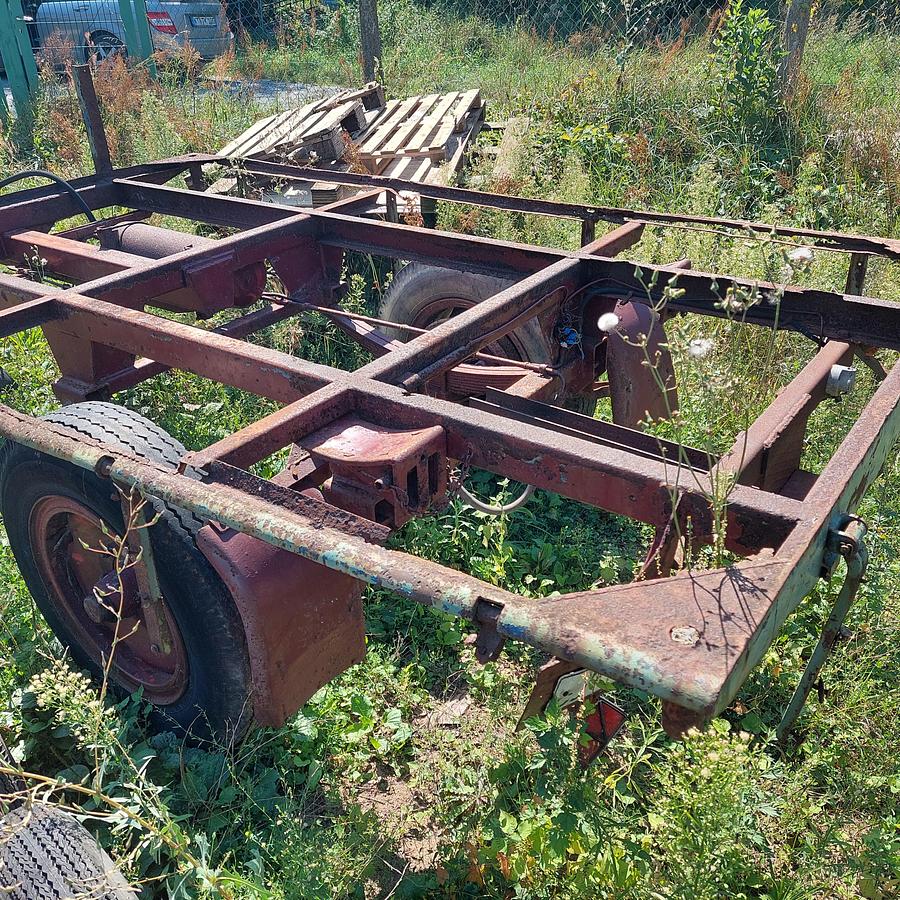 Gebraucht 1 - Achs Anhänger (ohne Brücke)