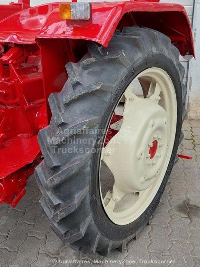 Gebraucht International D 324