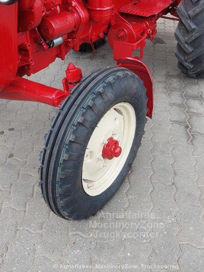 Gebraucht International D 324