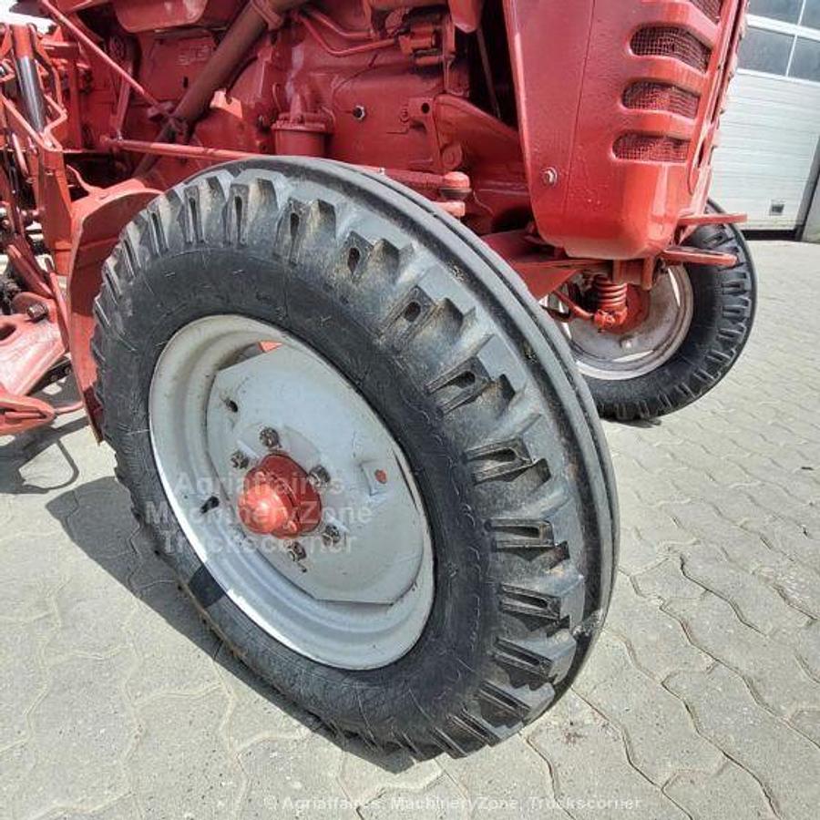 Gebraucht International 439