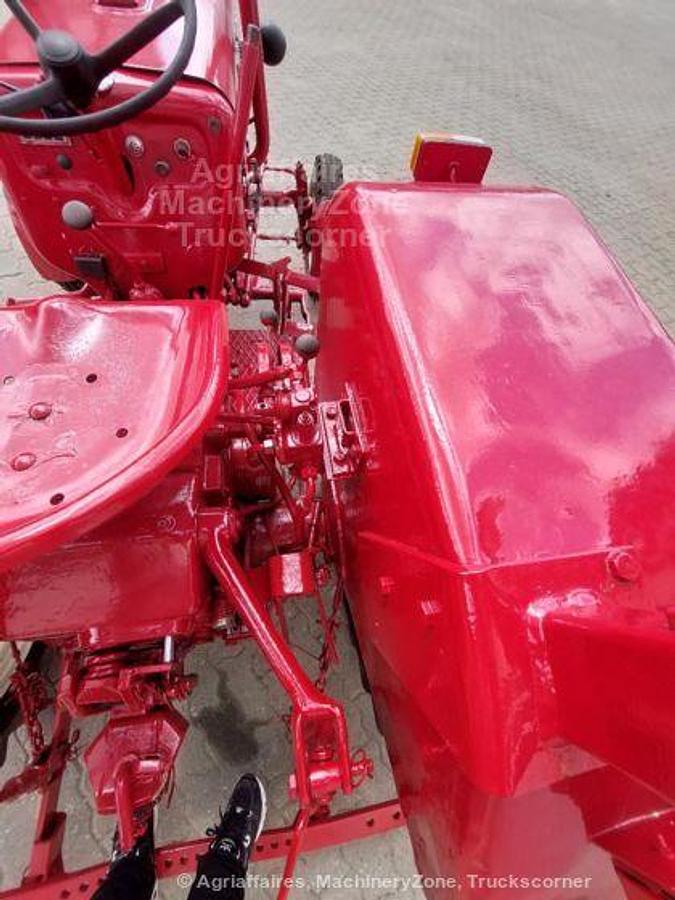 Gebraucht International D 324