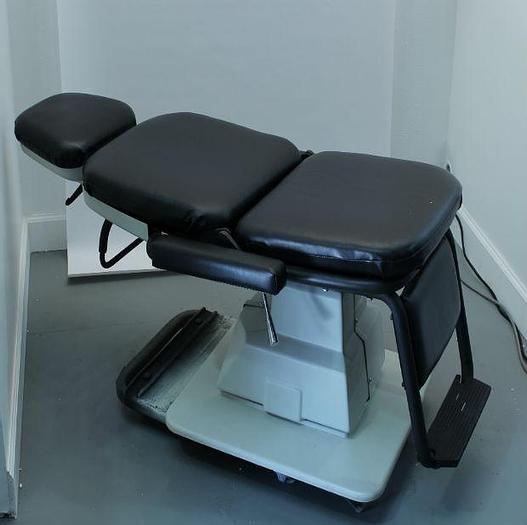 Refurbished Reliance 5200 Manual Recline Chair - Ophthalmic Equipment