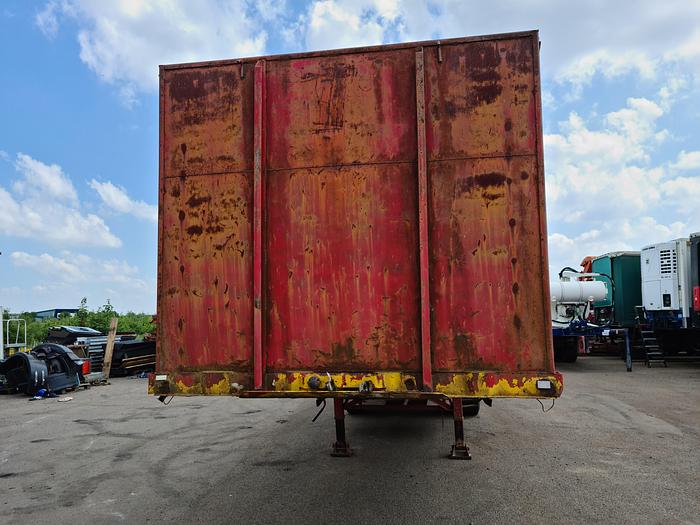 Used 1981 METALOVOUGA 3 AXLE STEEL SUSPENSION DRUM BRAKES  385 65R22.5