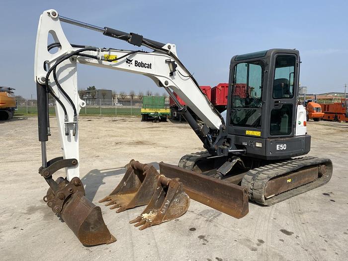 2012 BOBCAT E50