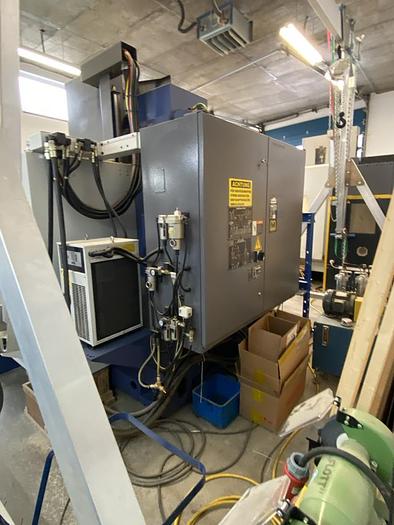 Gebraucht CNC Vertikales Bearbeitungszentrum YCM MV106A