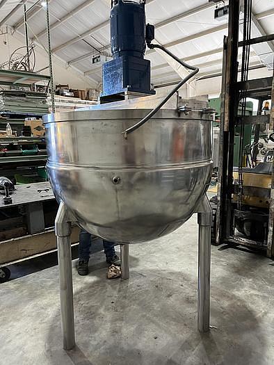 Used 200 gallon Groen Kettle with single motion wide sweep agitator and (2) baffles.