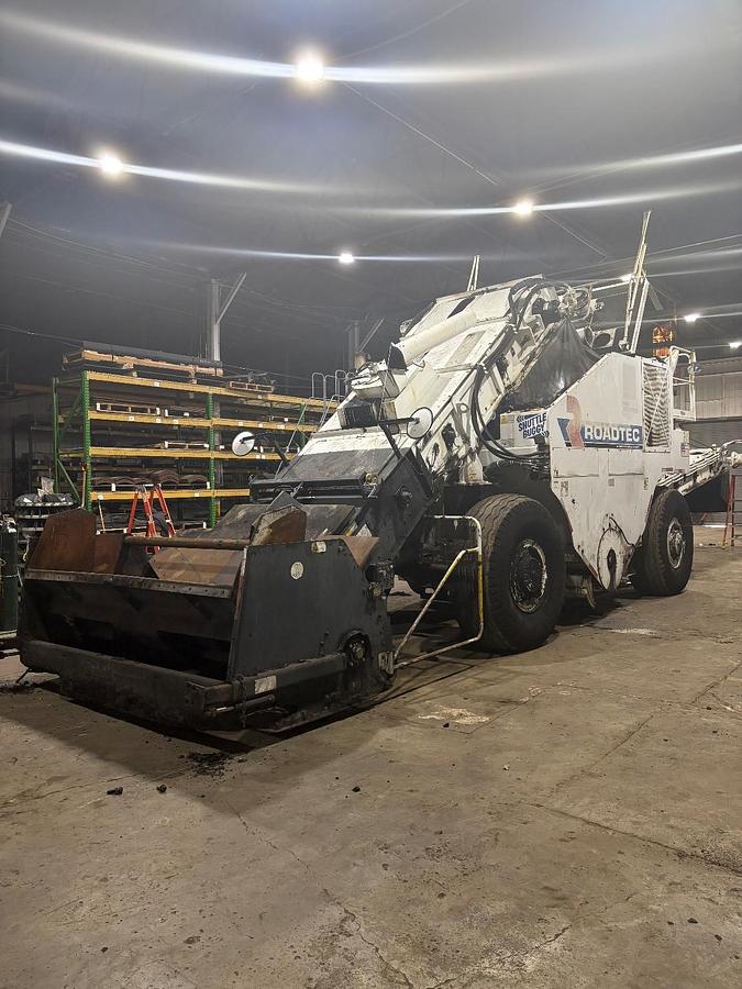 Used Roadtec SB2500D Shuttle Buggy