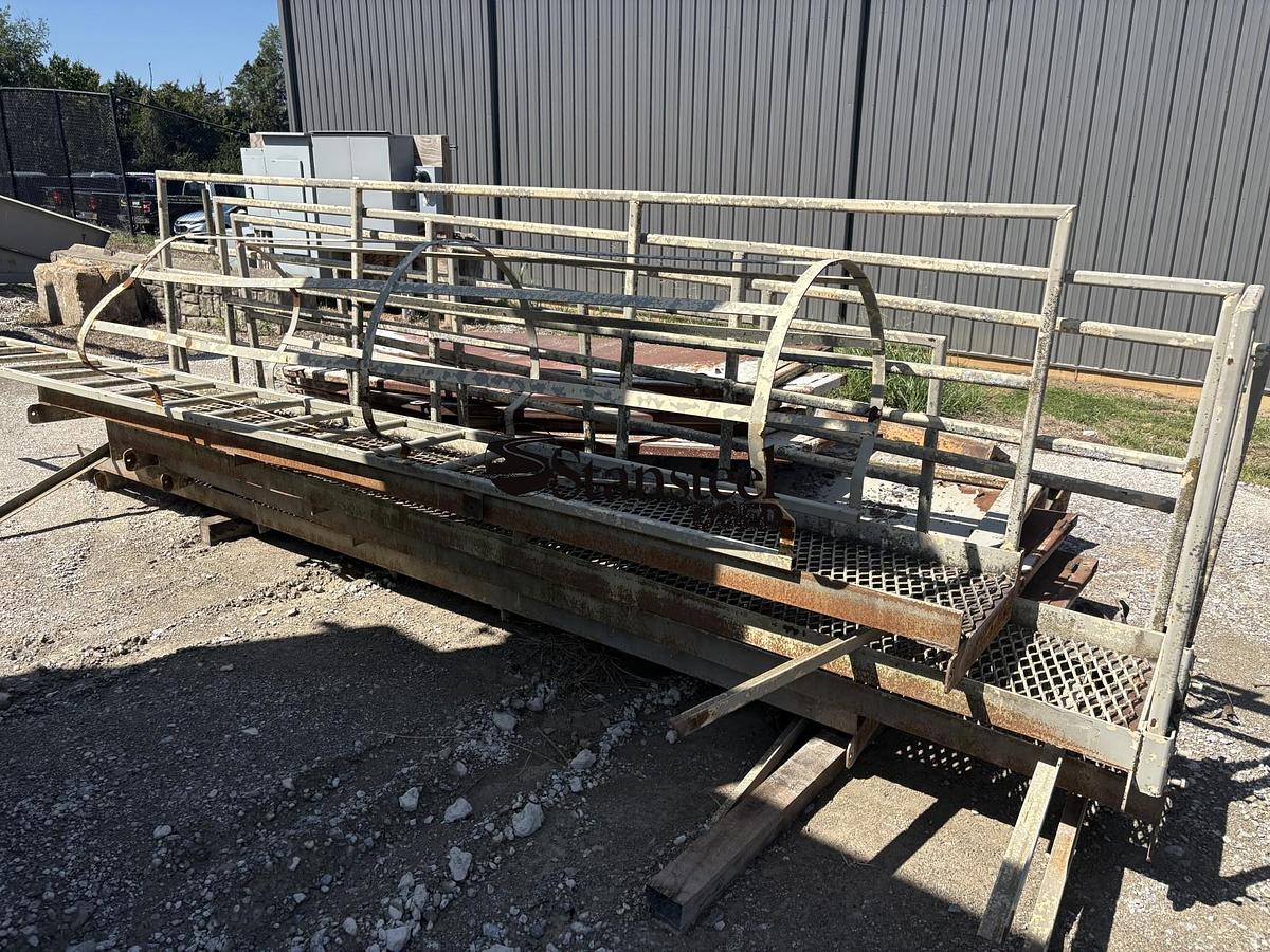 Used Portable Four (4) Bin Cold Feed System