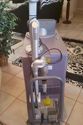 Used Cynosure Revlite SI Q-Switched Nd:YAG Laser