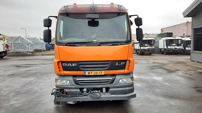Gebruikt 2007 DAF LF55 + Johnston Beam VS650