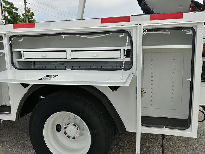 Used Altec TA41M 46 ft Articulating & Telescopic Material Handling Bucket Boom on 2009 Freightliner - G6484
