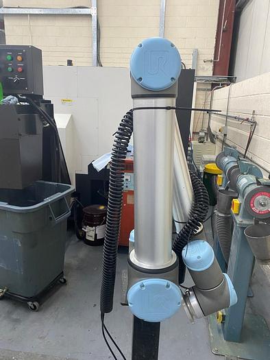 Used 2016 Universal Robots UR10 Cobot/Robot