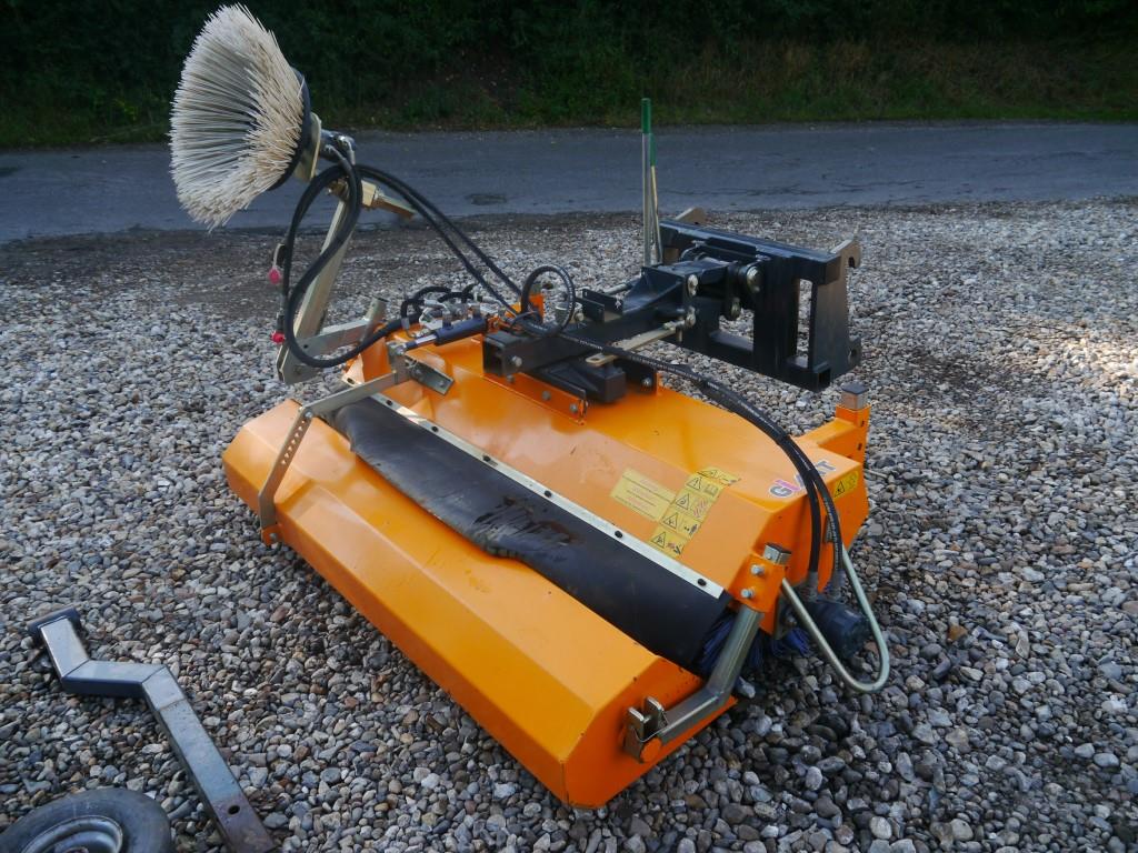 Used Giant Road Sweeper