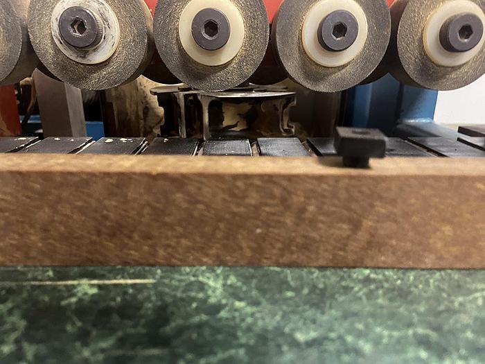 Used Unique Shape and Sand 330 with Doucet Return Conveyor