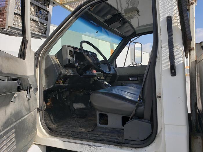 Used UNDER CDL! UNDER CDL! 1999 GMC 6500 Posi Plus 800 Cable Placer Bucket Boom Truck