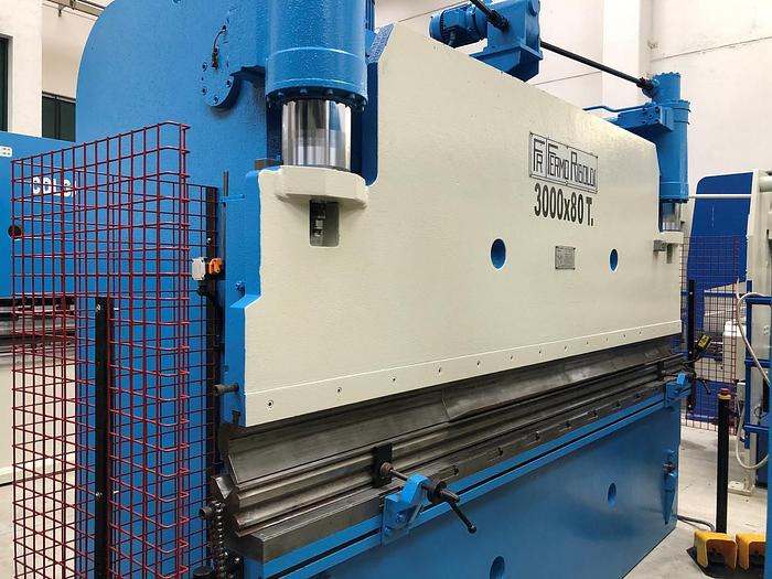 Usato PIEGATRICE  F. RIBOLDI IDRAULICA 3000 X 80 ton