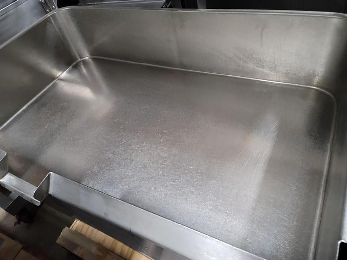 Used GROEN 40 GAL. AUTO TILTING NAT. GAS BRAISING PAN TILTING SKILLET, (#834C)