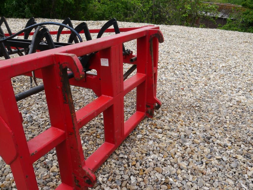 Used Moulton Big Bale Grab for Sale at LBG Machinery, Ltd.