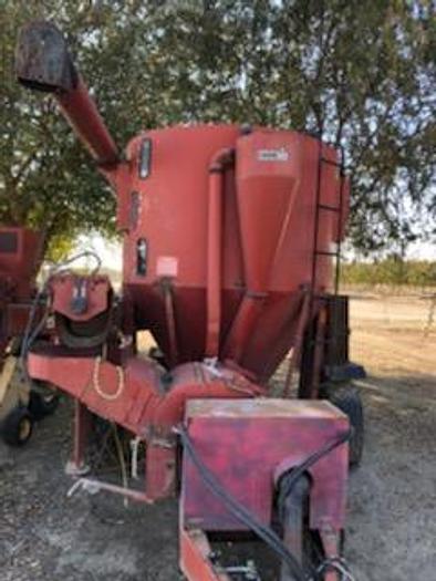 Gebraucht Case IH 1350 Grinder Mixer