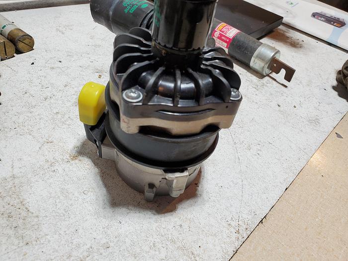 Used 2011-2015 Audi Q7 - Auxiliary Water Pump - Pierburg CWA 100-2