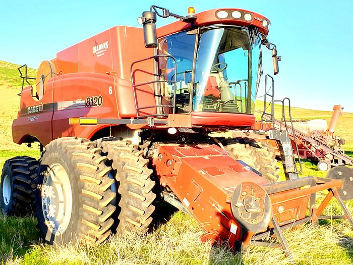 Used Case 8120 Combine w/ 40' Draper Head ** 1300 Sep Hrs **
