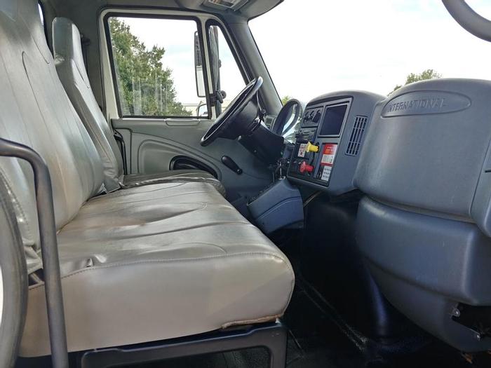 Used Altec DM47-TR Digger Derrick on 2007 International 4300 Utility Truck - 80412