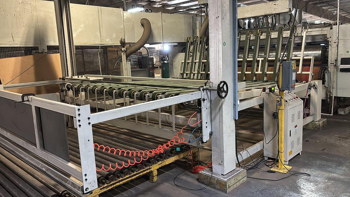 Used 66″ x 126″ Sunrise 4 Color Rotary Die Cutter with Slotting