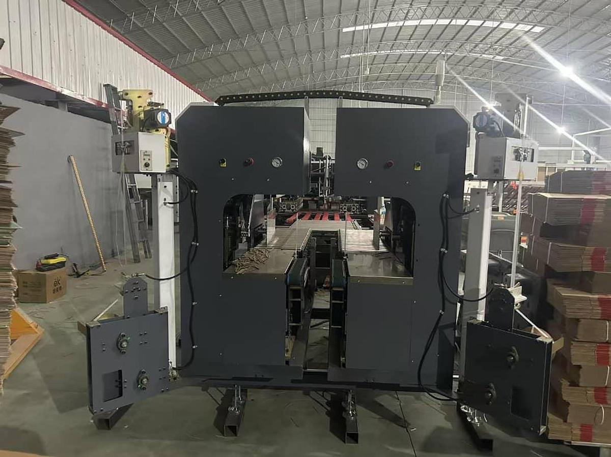 Matchbox Squaring Strapper with PE material