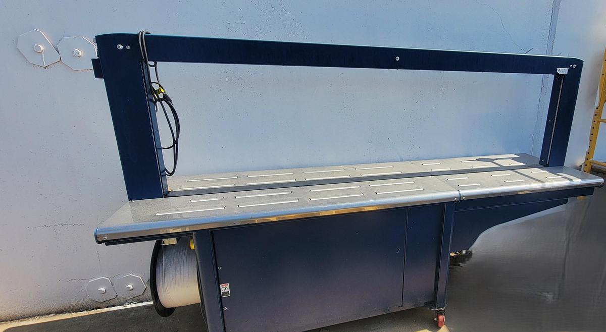 Used Packsize Fanfold Boxmaker machine center