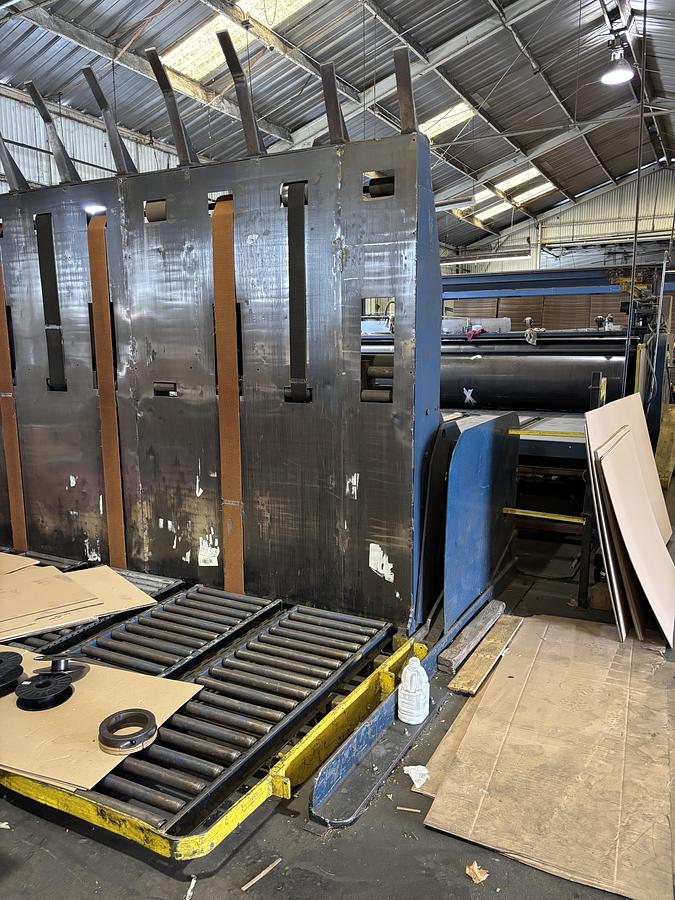 Used 86” x 185” Universal 2 color Rotary Slotter