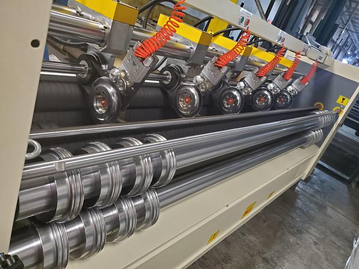 120" Matchbox Auto set Razor Cut Corrugated Slitter Scorer machine