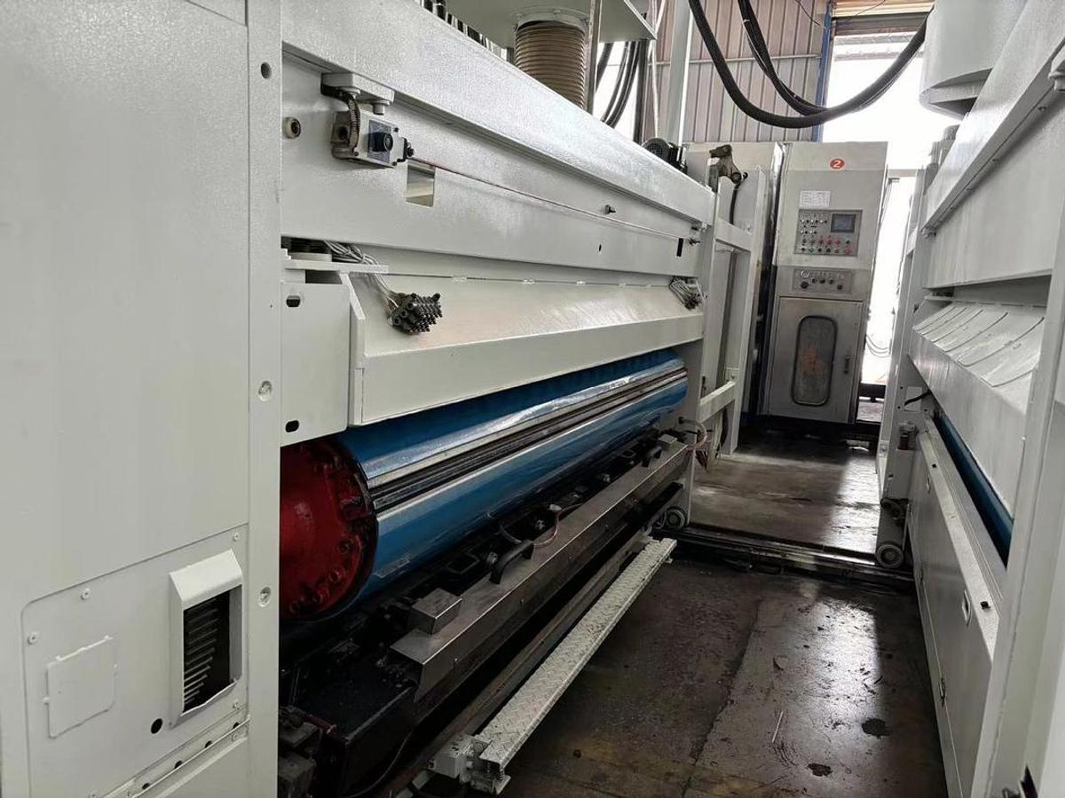 Used 50" x 110" Sunrise 4 color Flexo Folder Gluer with Die Cut section