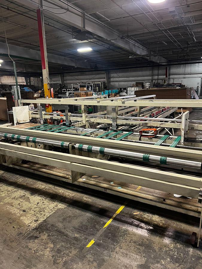 Used 2 piece Gluer machine with glue wheel