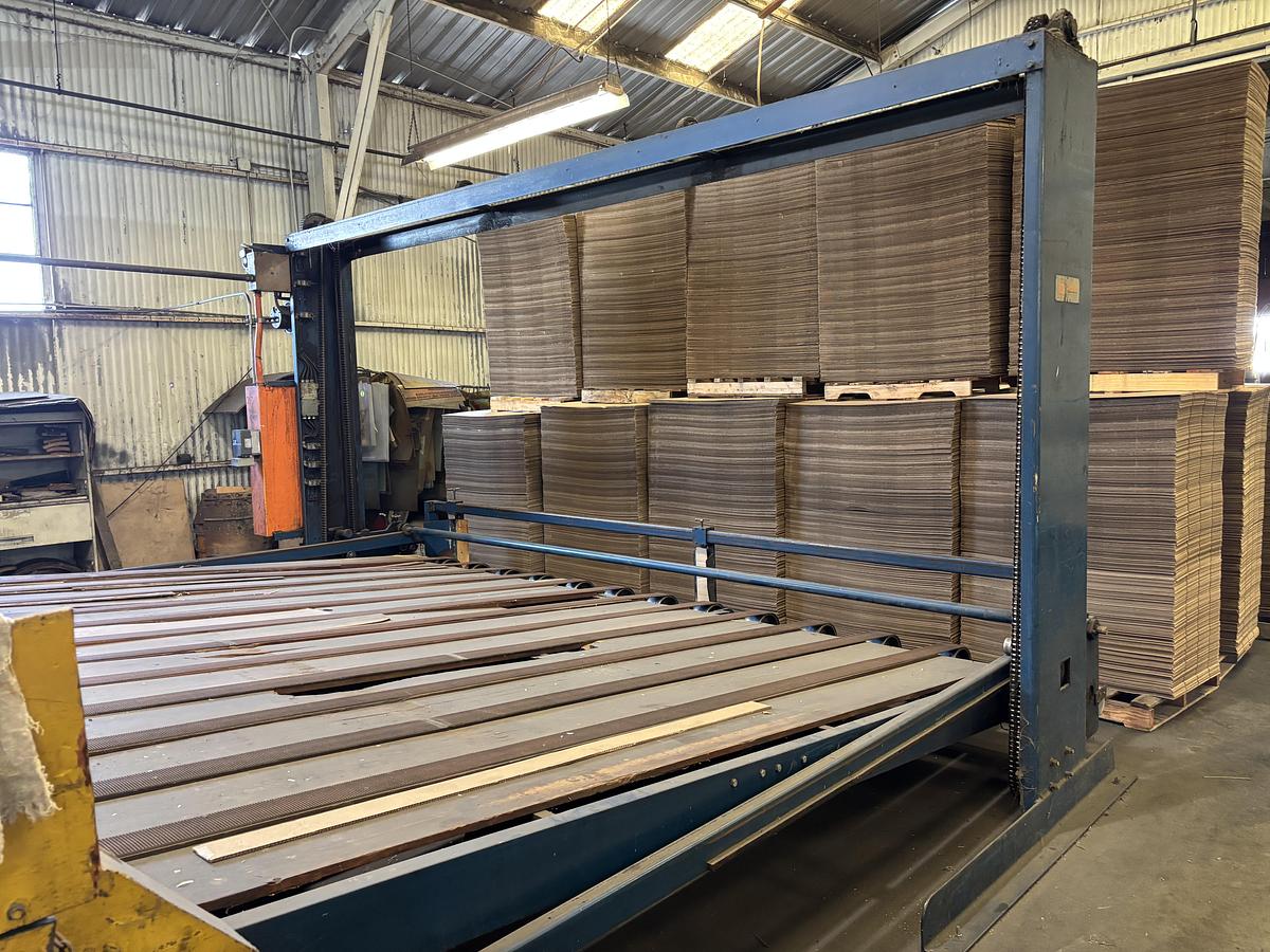 Used 86” x 185” Universal 2 color Rotary Slotter