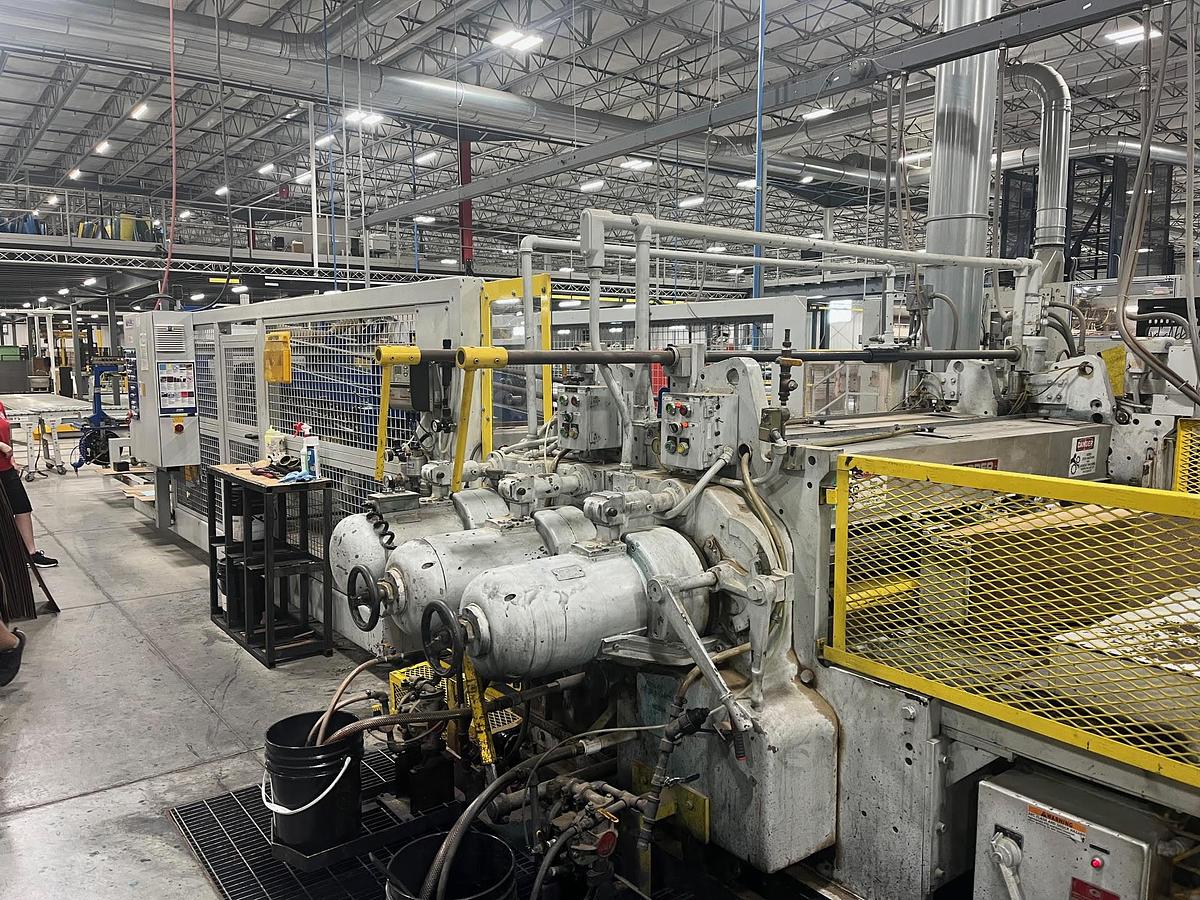 Used 35″ x 78″ Hooper Flexo Folder Gluer with upgraded Folding section and Top loading counter ejector.