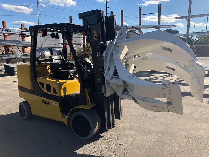 Used 12,000 POUND YALE ROLL CLAMP TRUCK MODEL GLC120VXPRS W/ 72" CLAMP MFG. 2015 LOWERED MAST 92"