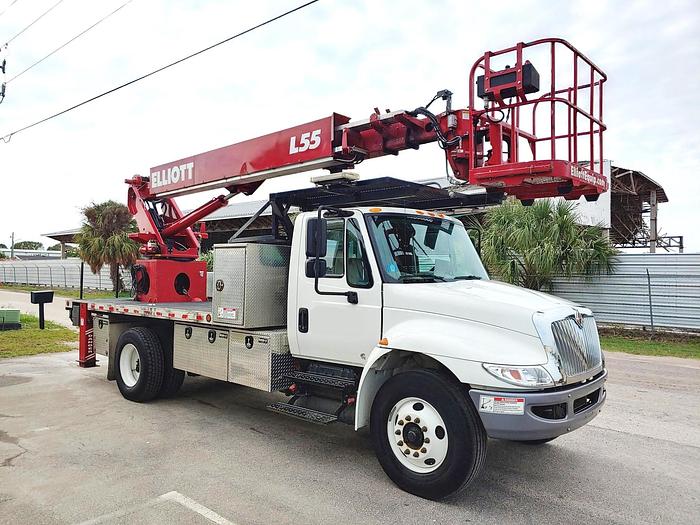 Used Elliott L55R Sign Crane on 2019 International 4300 Reg Cab Flatbed Truck - M97257