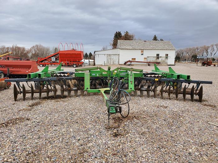 Used 24' John Deere 650 Tandem Disk