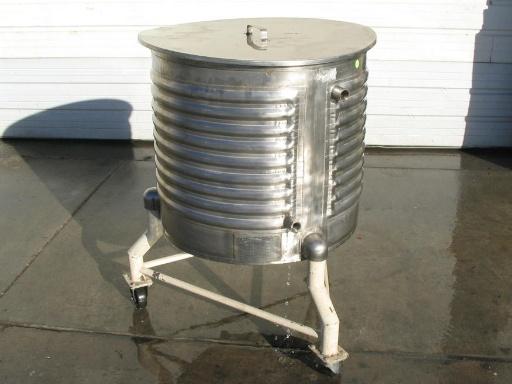 Usado 700 GALLON SINGLE SHELL TANK