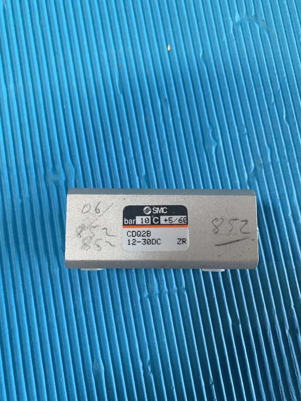 Used SMC Air Cylinder CDQ2B12-30DC