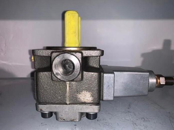 Bosch Rexroth PV7-11/06-10RA01MA0-05 Hydraulic Pum