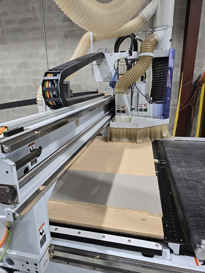 Used BHP008 5 x 10 table Vantech with Outfeed