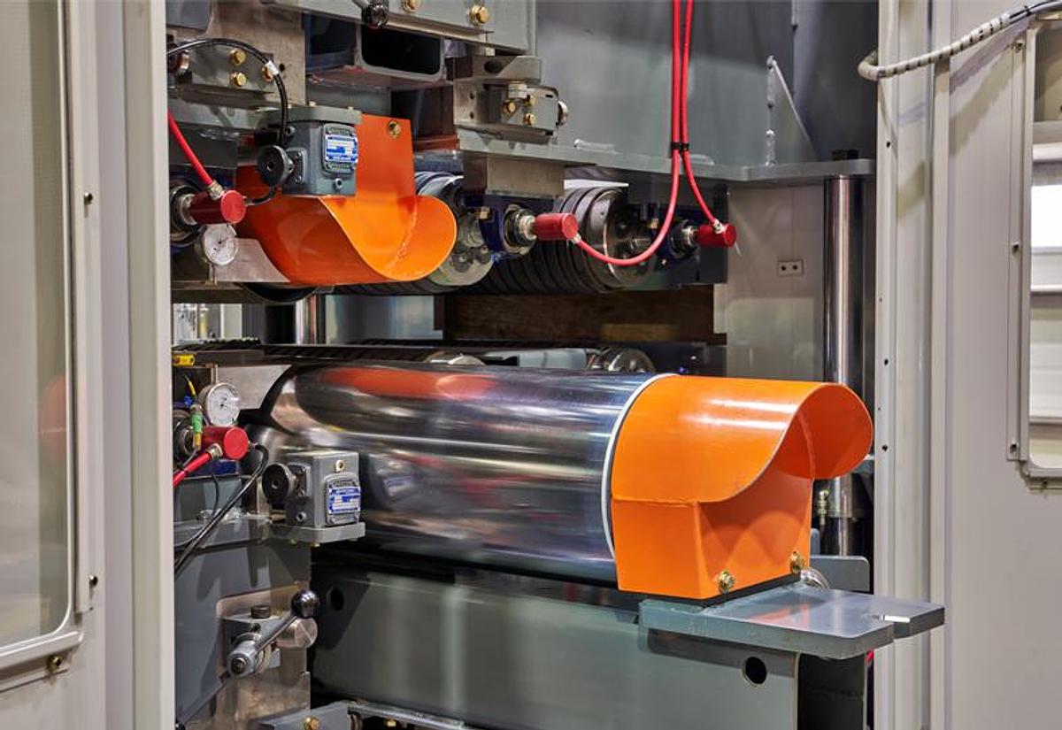 OSI Machinerie Self-Centering Sander