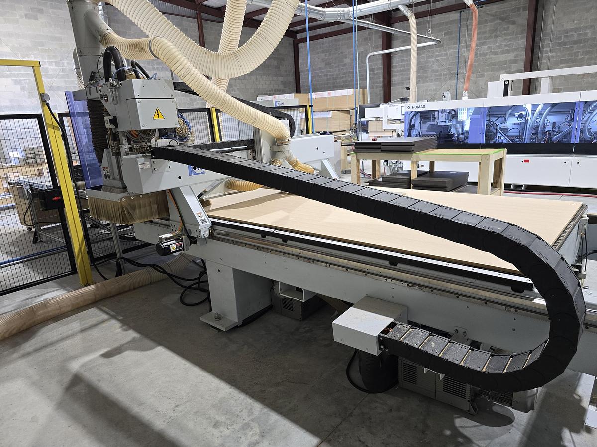 Used BHP008 5 x 10 table Vantech with Outfeed