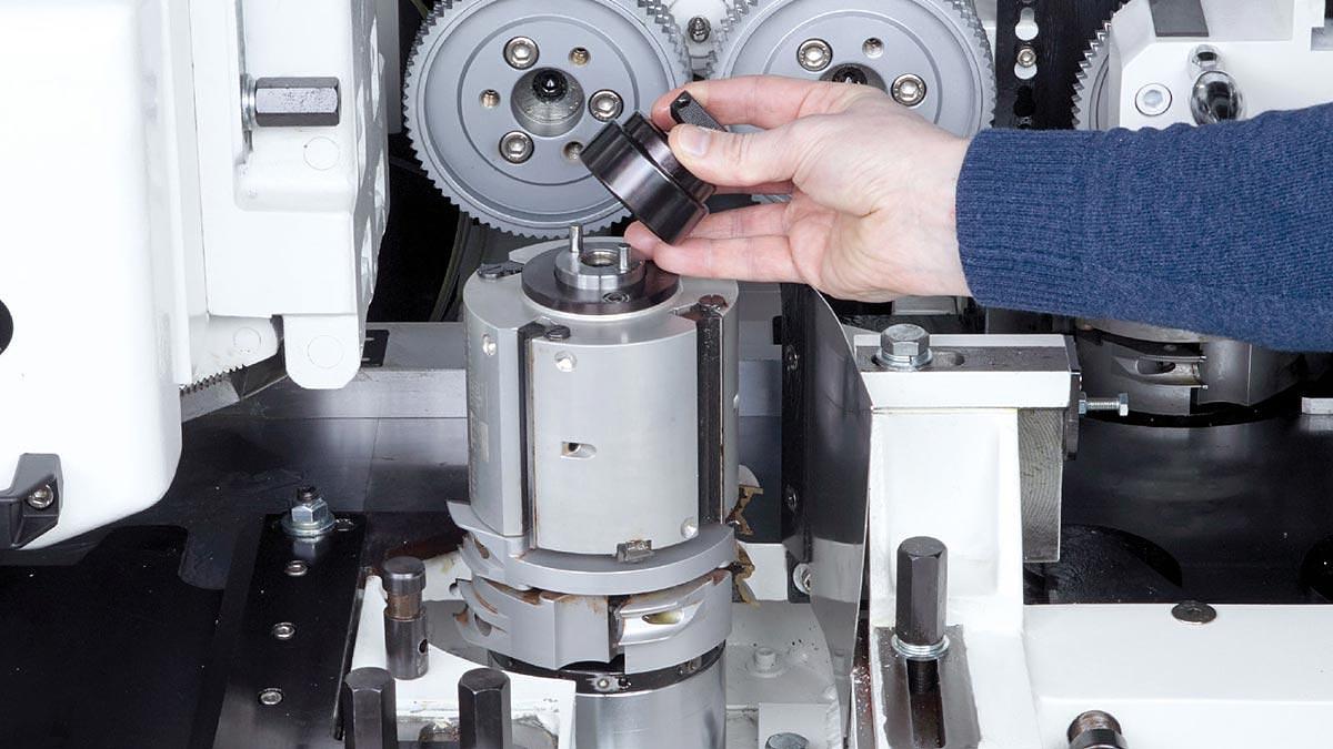 KENTWOOD Moulders – M-200/M-200X Series