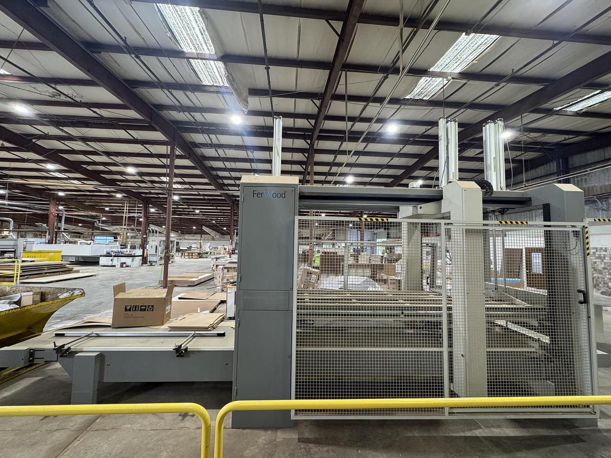 Used 2006 COMIL Feed Through Case Clamp