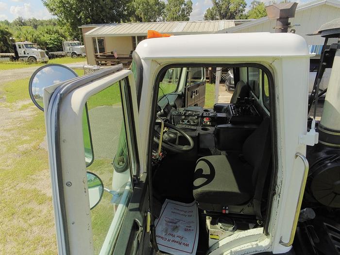 Used 2009 VOLVO  AUTOCAR