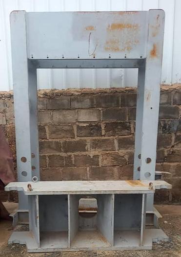 Used OMCN 200 TON HYDRAULIC PRESS